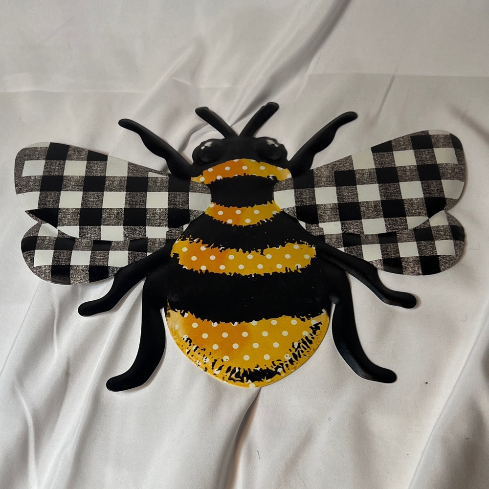 Black and Yellow Bee Wall Decor